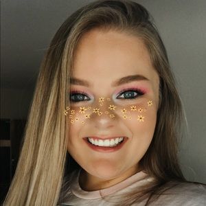 Meet your Posher, Carrie